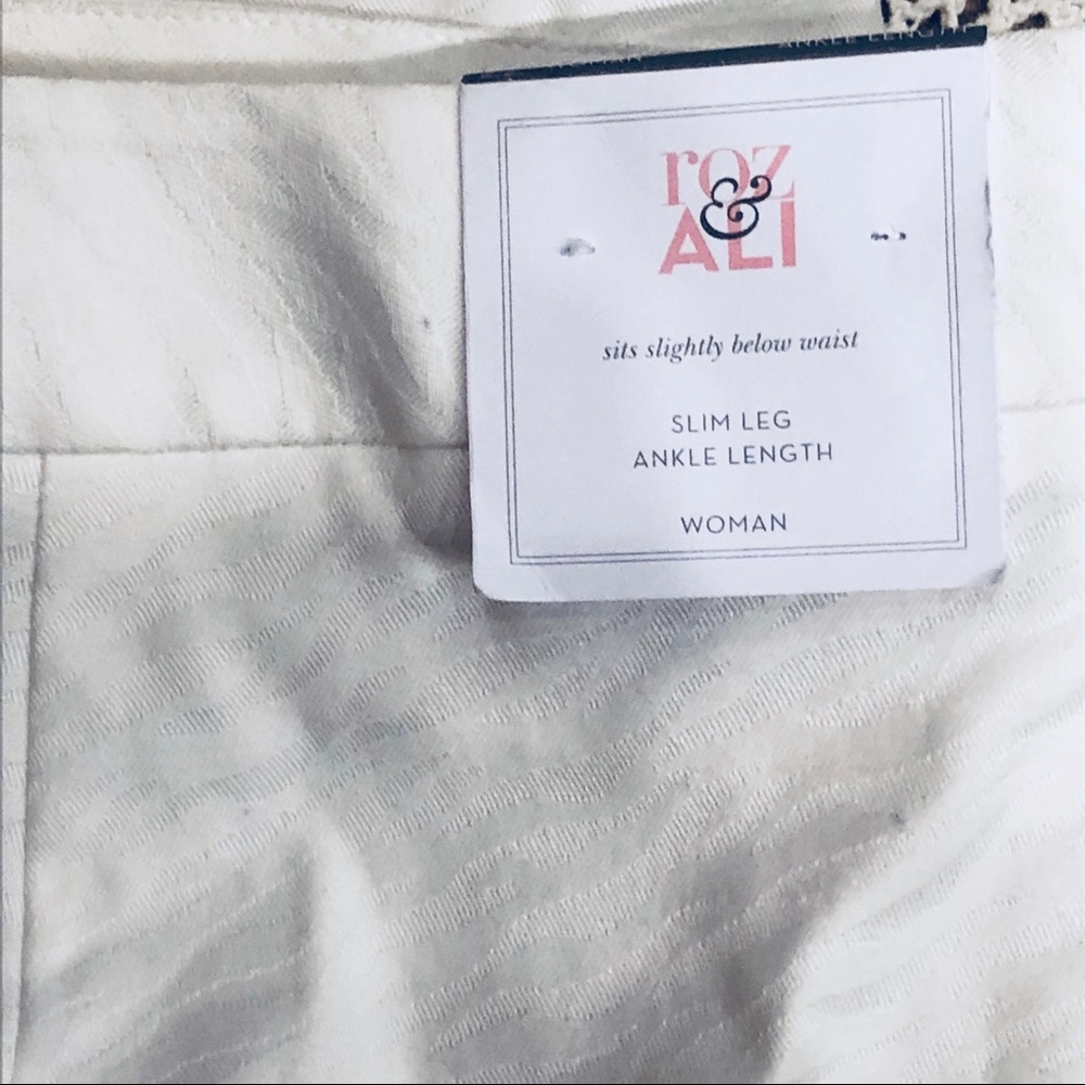 Roxanne & Ali White Slim Leg Pants Sz 22